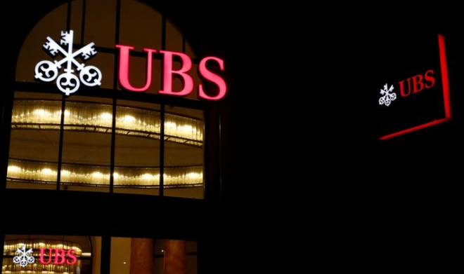세계 최대 은행 UBS가 지난해 4분기 순이익이 17억1천만 달러로 전년보다 137% 증가한 수치를 보고 했다.   사진=로이터