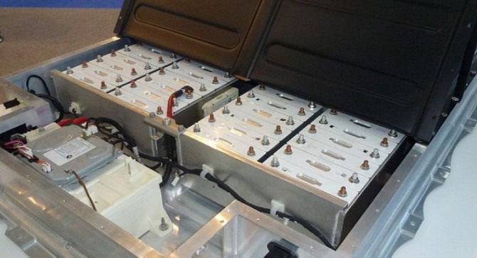 러시아국립과학기술대 미시스 과학자들이 리튬 배터리를 재활용하는 신기술을 개발했다. 사진=리아팬