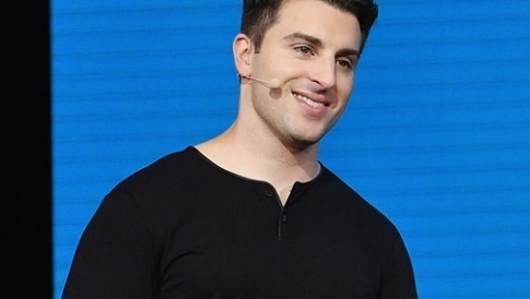 에어비앤비 브라이언 체스키 CEO는 “주식시장의 변동성에 개의치 않는다”며 올해는 사업에 초점을 맞출 것이라고 강조했다. 사진=포커스와이어 