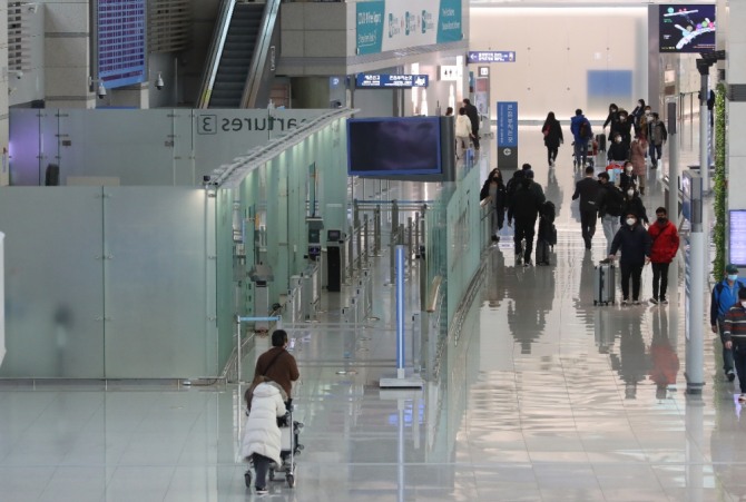 지난달 31일 인천국제공항 출국장이 한산한 모습. 사진=뉴시스