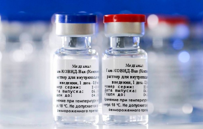 러시아 가말레야 전염병·미생물학센터에서 개발한 신종 코로나바이러스 감염증(코로나19) '스푸트니크V' 백신. 사진=TASS