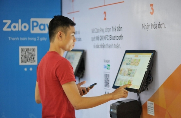 베트남 롯데마트가 '잘로페이'를 내세워 기존 현금결제에서 전자결제 시스템으로의 전환을 유도하고 있다. 사진=잘로페이