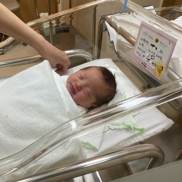 개그우먼 권미진이 지난9일 첫딸을 출산했다. 사진=권미진 인스타그램 캡처 