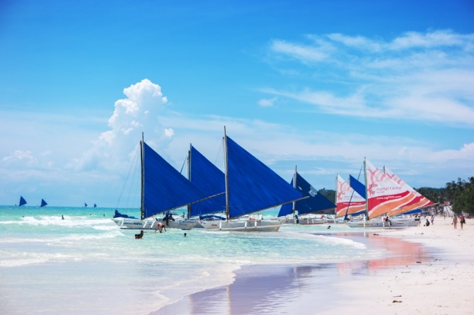 인터파크투어가 21일 롯델홈쇼핑에서 5성급 해외 리조트 상품을 판매한다. 사진=인터파크투어