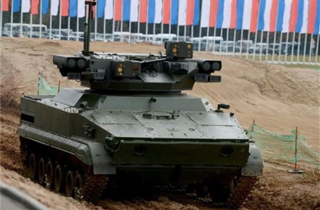 러시아가 최근 공개한 AI기술을 탑재한 자율형 전차 ‘우다르(Udar)’ 최신형 모델의 모습.