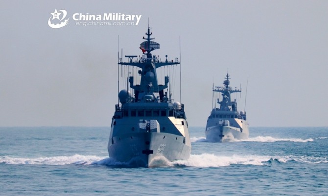 중국 남해전구 소속 056A형 초계함 융저함이 대형을 이뤄 항해하고 있다. 사진=차이나밀리터리