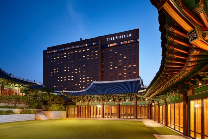 국내 다수 호텔이 '포브스 트래블 가이드'에 이름을 올렸다. 사진은 3년 연속 5성 호텔로 선정된 서울신라호텔의 전경. 사진=신라호텔