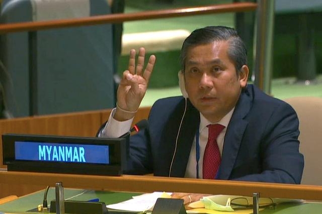 지난 26일(현지시간) 열린 유엔총회에서 연설에 나서고 있는 초 모에 툰 유엔주재 미얀마 대사. 사진=로이터