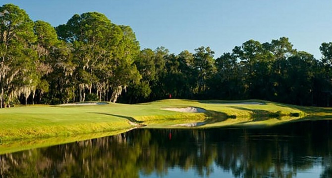 로스트 볼을 찾다가 연못에 빠져 사망한 미국 플로리다의 골프장.