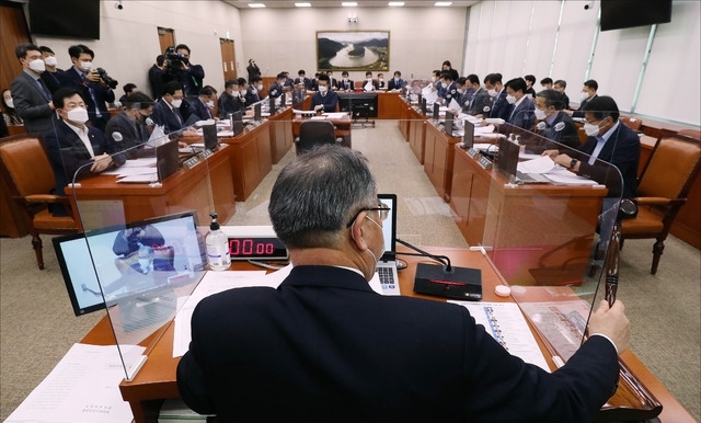 2월 22일 서울 여의도 국회에서 농림축산식품해양수산위원회 전체회의가 열리고 있다. 사진=뉴시스 공동취재사진 