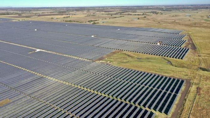 한화큐셀이 조성한 미 텍사스주 태양광 발전 설비 전경. 사진=로이터