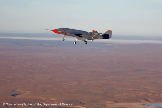 비행중인 호주공군의 로열윙맨 무인전투기. 사진=호주국방부