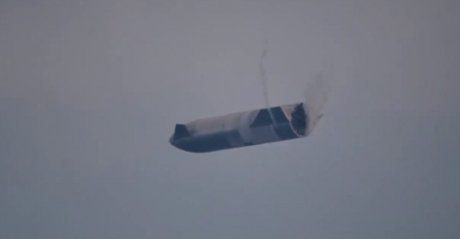 수평하강 중인 로켓 SN10. 사진=에브리데이애스트로노트 트위터