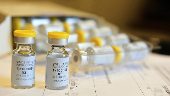 미국 제약회사 존슨앤드존슨(Johnson&Johnson)이 개발한 신종 코로나 바이러스 감염증 백신. 사진=존슨앤드존슨