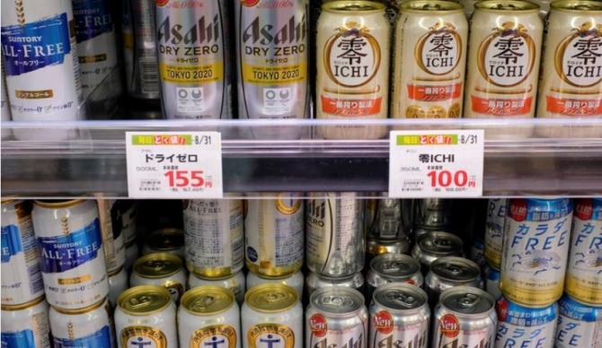 일본에 무알코올과 저알코올 맥주 붐이 일고 있으며 신제품 출시도 잇따르고 있다. 사진=로이터