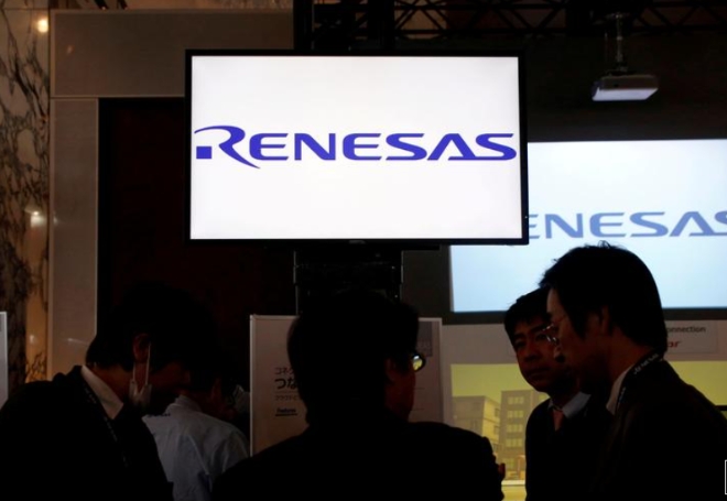 일본 도쿄에서 열린 컨퍼런스에 표시된 르네사스 일렉트로닉스사의 로고  사진=로이터