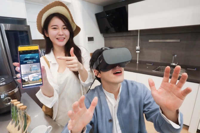 LG유플러스는 코로나19 이후 'U+VR'의 이용자가 늘어남에 따라 올해 콘텐츠 공급을 확대한다. 사진=LG유플러스