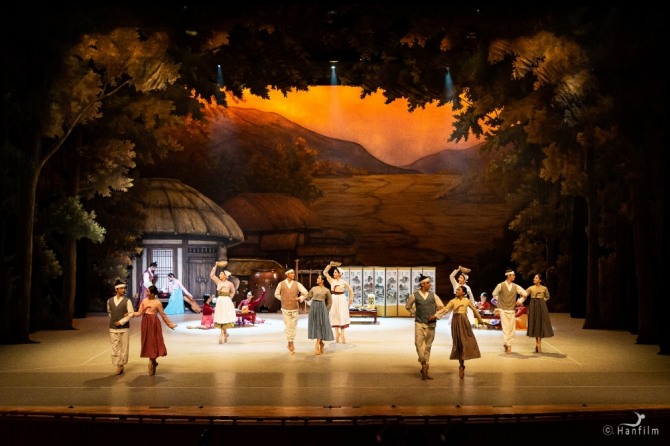 전효정 안무의 창작발레 '흥부와 놀부'