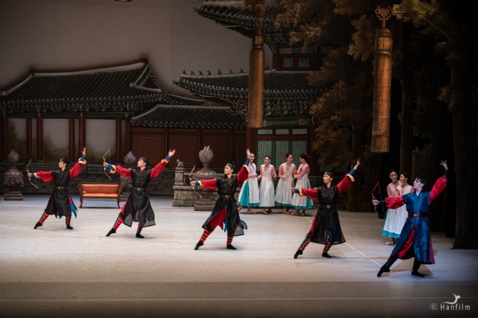 전효정 안무의 창작발레 '흥부와 놀부'