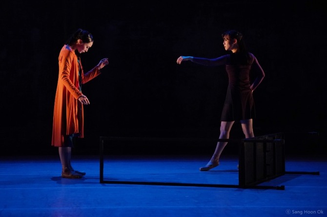 이지혜 안무의 「보이지 않는 것들」 상실의 도시.