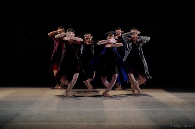 이지혜 안무의 「보이지 않는 것들」 상실의 도시.