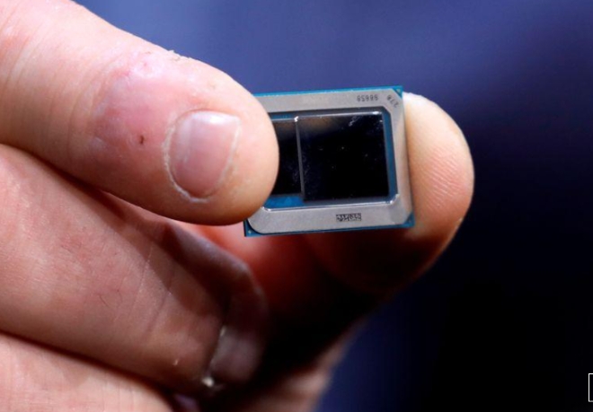 2020 CES(소비자 가전 전시회)에 전시된 인텔의 타이거 레이크 칩 사진=로이터