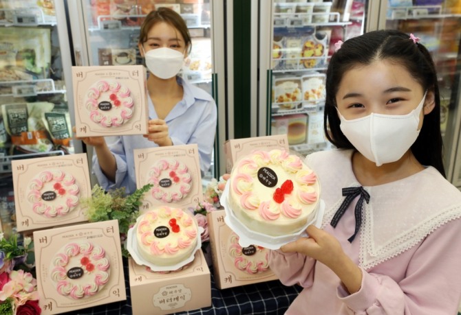 이마트는 오는 31일부터 '피코크 태극당 버터케이크'를 판매한다. 사진=이마트