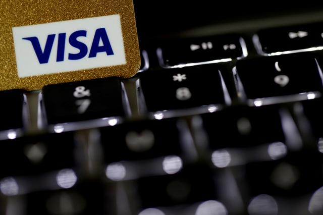비자(VISA)가 자사 결제 네트워크에서 USD코인(USDC)을 지원할 것이라고 밝혔다. 사진 = 로이터