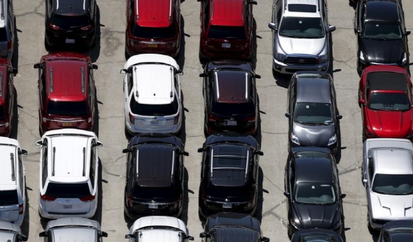 미국 캘리포니아주 자동차대리점에서 판매대기중인 각종 자동차들. 사진=로이터