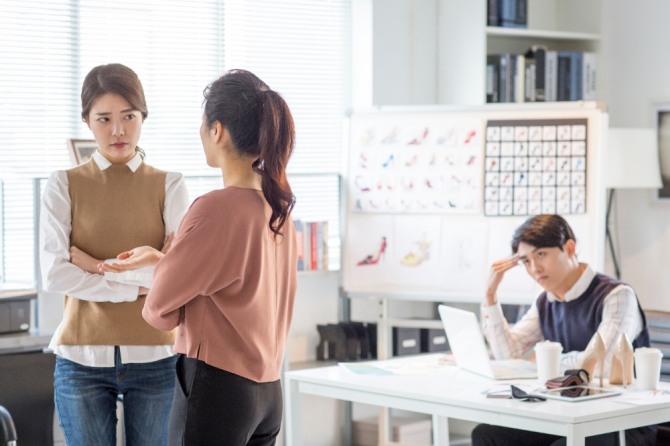 가정이나 직장에서 사소한 일로 갈등이 일어난다. 성격이 예민한 사람은 외부에서 일어난 사건에 쉽게 영향을 받는데 마음의 복원력을 키워 상처를 입지 않도록 해야 한다. 자료=글로벌이코노믹