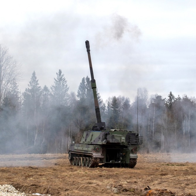 에스토니아 육군 포병대대가 K9자주포를 발사하고 있다. 사진=에스토니아 육군/조인트포시스닷컴
