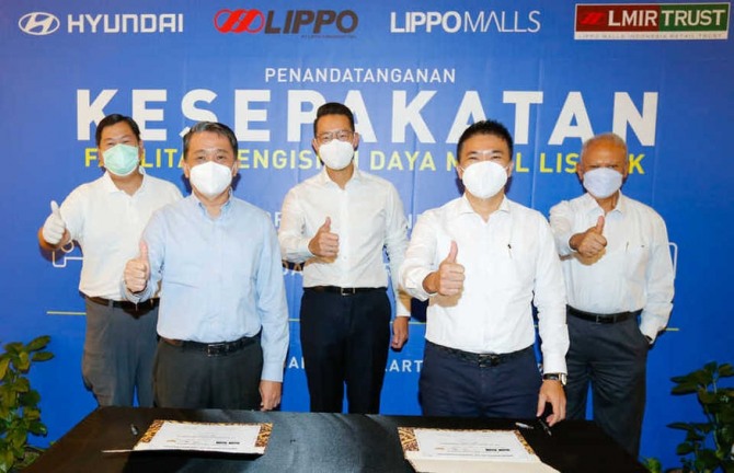 현대차 인도네시아법인(HMID)이 지난 12일(현지시간) 인도네시아 쇼핑몰 업체 '리포몰 인도네시아(LMI)'와 전기차 충전소 구축을 위한 파트너십을 체결했다. 사진=HMID