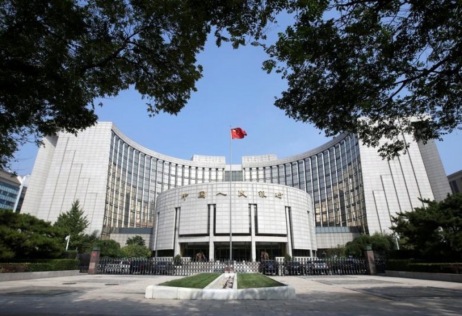 중국 정부가 금을 대신할 안전자산으로 주목받고 있는 비트코인 등 가상화폐에 대한 규제 규칙을 검토하고 있다고 20일(현지시간) 밝혔다. 사진=로이터