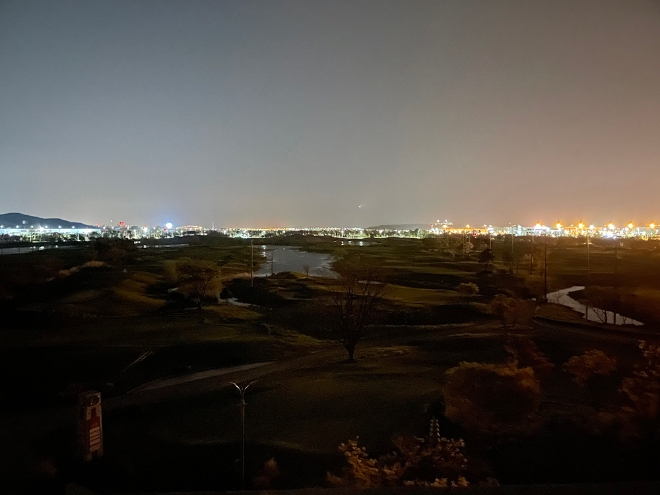 4월 18일 0시부터 시작된 인천국제공항공사의 스카이72 골프장 단전조치로 인해 조명등이 꺼져 있는 스카이72 골프장 모습. 사진=스카이72골프앤리조트 