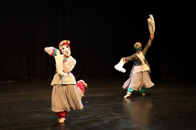 정경화 안무의 '作(작) 하나'