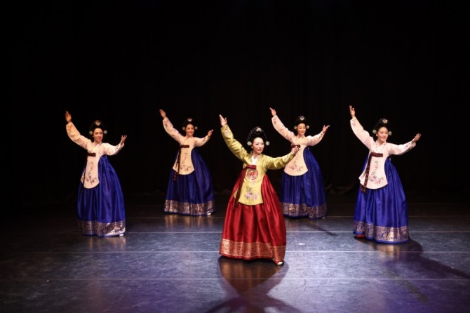 정경화 안무의 '行(행)'