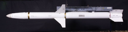 AGM-88 고속 공대지 대 레이더 미사일. 사진=미공군