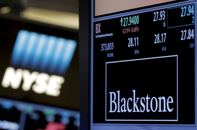 사진은 뉴욕 증권거래소(NYSE)에서 거래되는 블랙스톤의 시세를 알려주는 전광판.