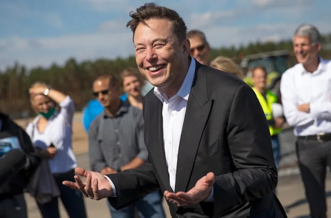 테슬라의 CEO 일론 머스크(Elon Musk‧사진)가 돌연 암호 화폐 투자에 제동을 걸고 나서면서 그 진의가 주목되고 있다.
