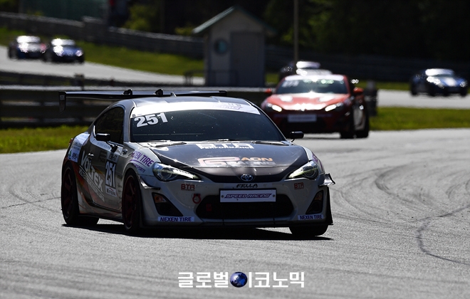 2021 넥센스피드레이싱&태백모터스포츠페스티벌이 9일 개최된 가운데 KSR-GT 1R 결승에서 추성택이 가장 빠른 기록으로 1위를 차지했다. 사진=글로벌이코노믹 김현수 기자