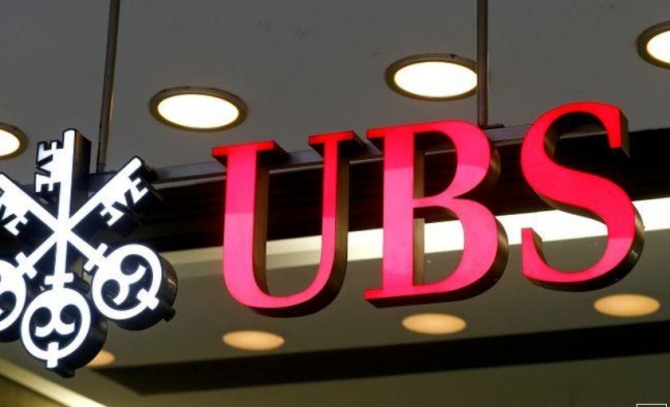 스위스 취리히의 한 지점에서 볼 수 있는 스위스 은행 UBS의 로고. 사진=로이터