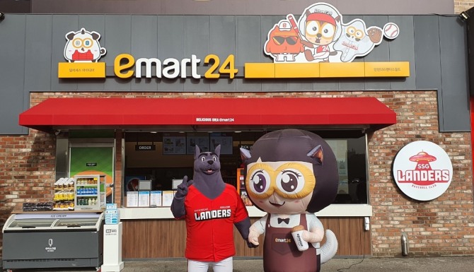 이마트24는 자체 캐릭터 e몬을 활용해 마케팅에 박차를 가하고 있다. 사진=이마트24