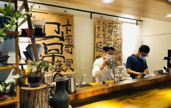  ‘차의 나라’ 중국에서 커피시장이 초고속으로 성장하고 있다. 커피뿐만 아니라 라이프 스타일을 함께 제공하며 신 문화를 만들고 있다. 사진=JB프레스