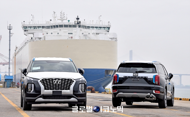 현대차가 지난 15일 평택항에서 DR콩고로 수출되는 대형 SUV 팰리세이드 500대 중 1차 선적 분 250대를 선적했다. 사진=현대차