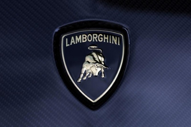 오토모빌리 람보르기니(Automobili Lamborghini)는 자동차 전동화와 공장 탄소배출 절감을 위한 계획을 18일(현지시간) 발표했다. 사진 = 로이터
