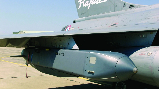 라팔전투기 탑재된 스캘프 장거리 공대지 순항미사일.사진=MBDA