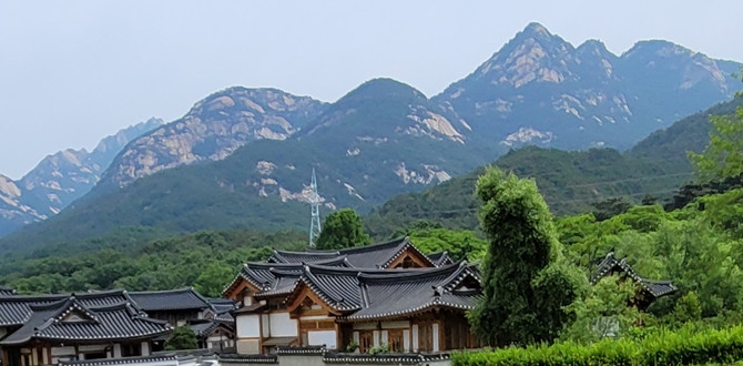북한산 자락에 위치해 자연과 하나된 모습으로 위치하고 있는 은평 한옥마을 한옥 모습. (사진=최환금 전문기자)