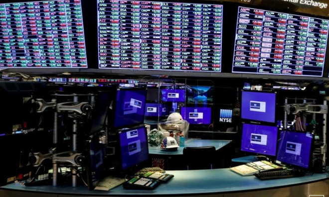 거래 복귀를 위한 준비가 진행되고 있는 미국 뉴욕증권거래소(NYSE) 내부 전경     사진=로이터