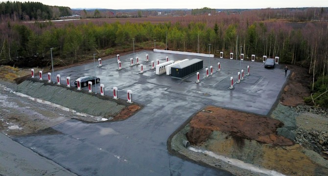 노르웨이 리게에 있는 유럽 최대 테슬라 슈퍼차저. 사진=TOCN