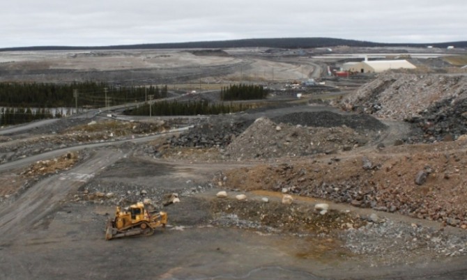 철광석 가격이 급등, 사상 최고치를 기록하면서 광산 투자가 급증하고 있다. 사진은 캐나다 블룸 레이크 광산. 사진=로이터